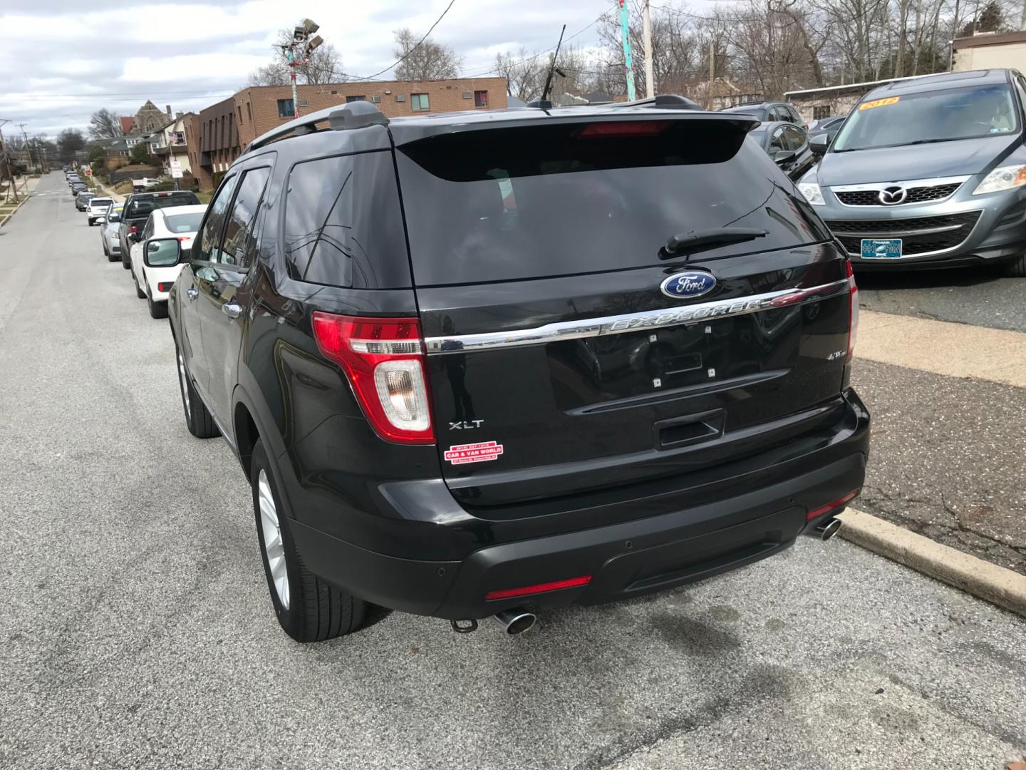 2013 Black /Black Ford Explorer XLT (1FM5K8D89DG) with an 3.5 V6 engine, Automatic transmission, located at 577 Chester Pike, Prospect Park, PA, 19076, (610) 237-1015, 39.886154, -75.302338 - Photo#5